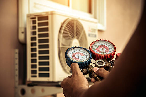 Professional Hvac technician working in Weir, TX